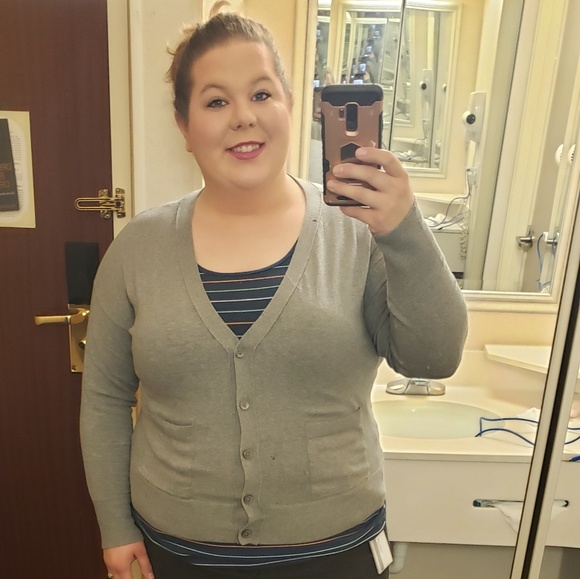 Meet your Posher, Liz - Picture 4 of 4